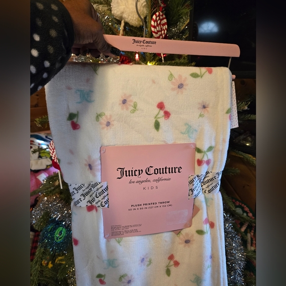 Juicy Couture Floral Kids Plush Throw 50x60 NWT - Picture 2 of 3